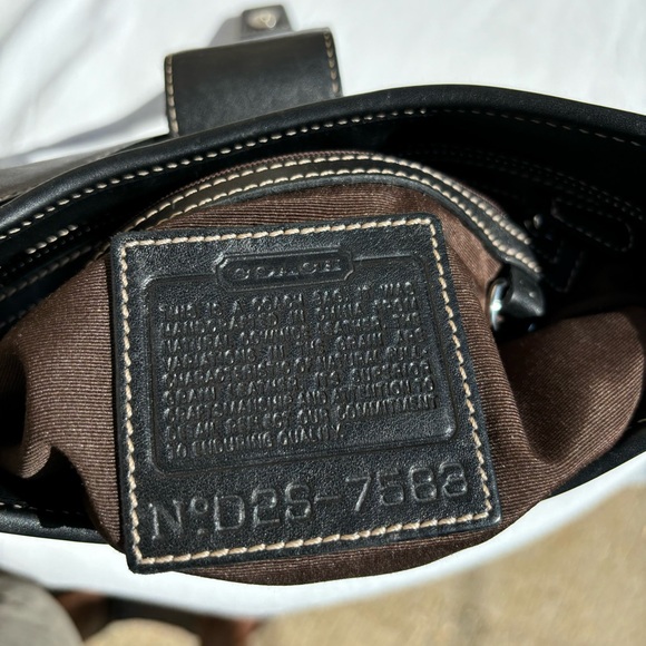 Black Leather Buckle Flap Zipper Shoulder Bag - Picture 5 of 16